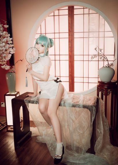 女教师好紧好爽公交车上_高清高清视频观看