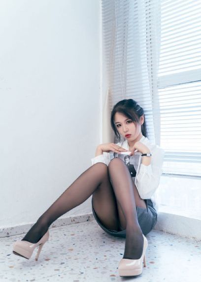 欧美大胸孕妇挤奶喷出来奶水_超清完整视频观看