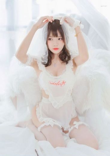 舌吻男朋友把我舌头吸住_BD高清视频播放