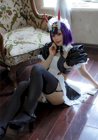 老女人擦她毛茸茸的阴户_HD免费观看